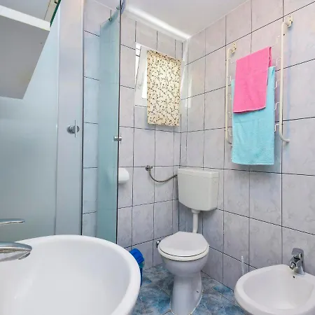Mira 1296 Guest house Vir