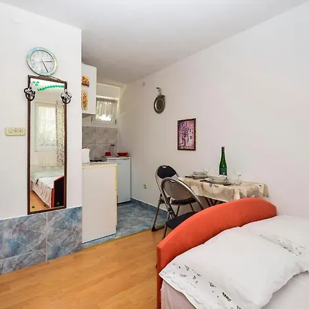 Guest house Mira 1296 Vir
