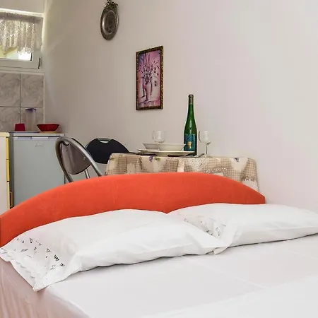 Mira 1296 Guest house 2*